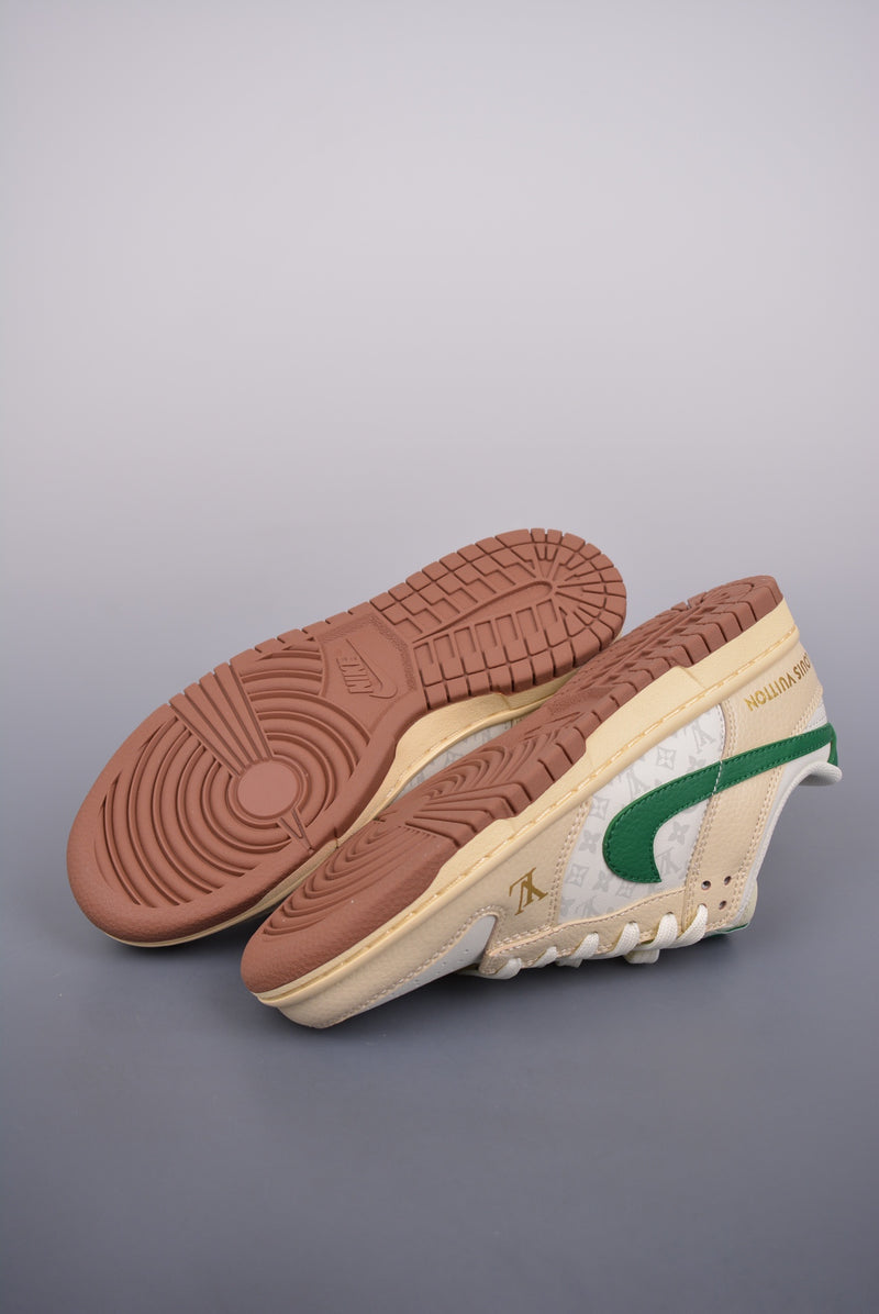 Nike SB Dunk Low RETRO LV