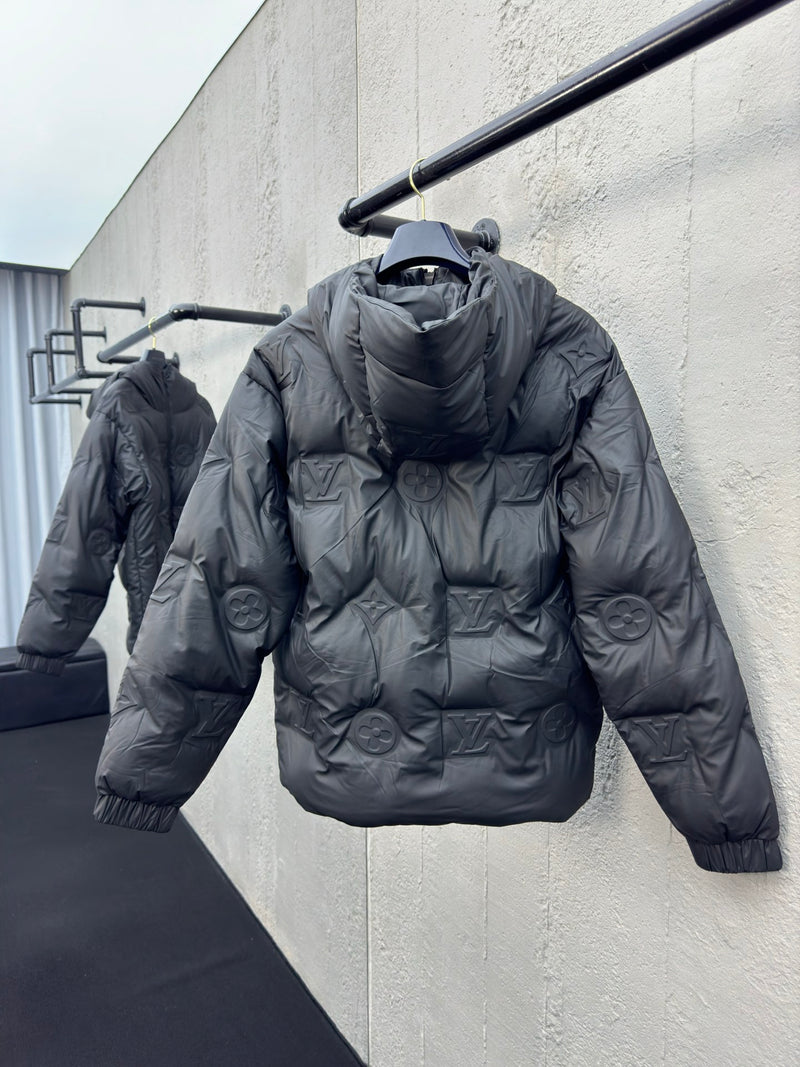 LOUIS VUITTON Chaqueta de plumas con capucha con capucha de cuero